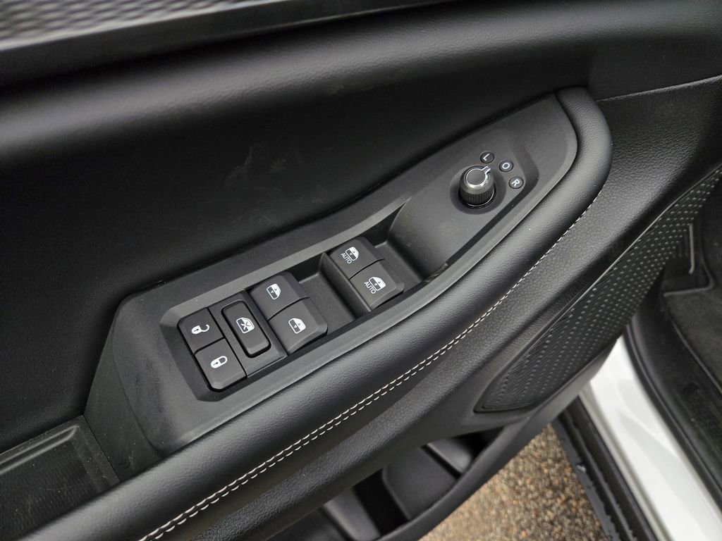 New 2025 Jeep Grand Cherokee L Laredo image 10