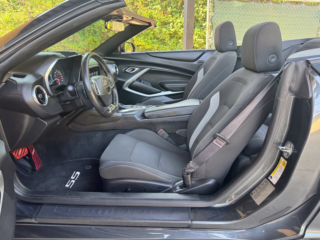 Used 2017 Chevrolet Camaro SS RWD image 15