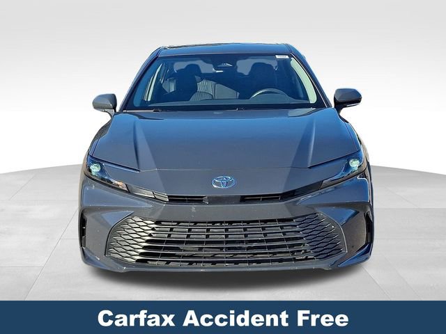Used 2025 Toyota Camry LE image 3