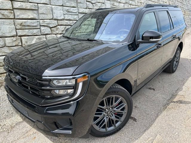 Used 2025 Ford Expedition Max Platinum w/ Stealth Performance Package AWD/4WD image 1
