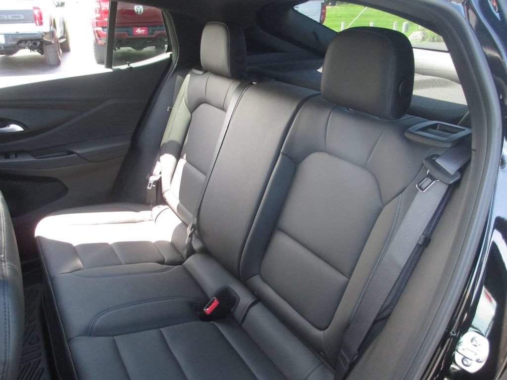 Certified 2024 Buick Envista Sport Touring w/ Convenience I Package FWD image 17