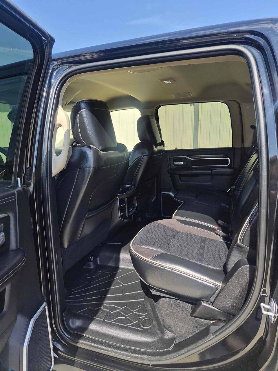 Used 2022 RAM 3500 Laramie AWD/4WD image 11