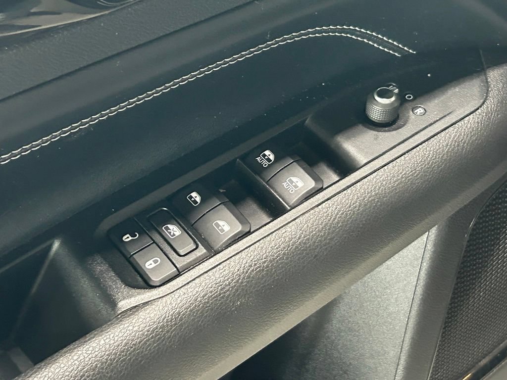Used 2022 Jeep Compass Latitude FWD image 18