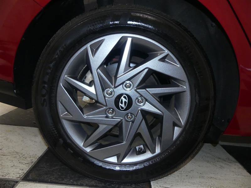Used 2024 Hyundai Elantra SEL image 31