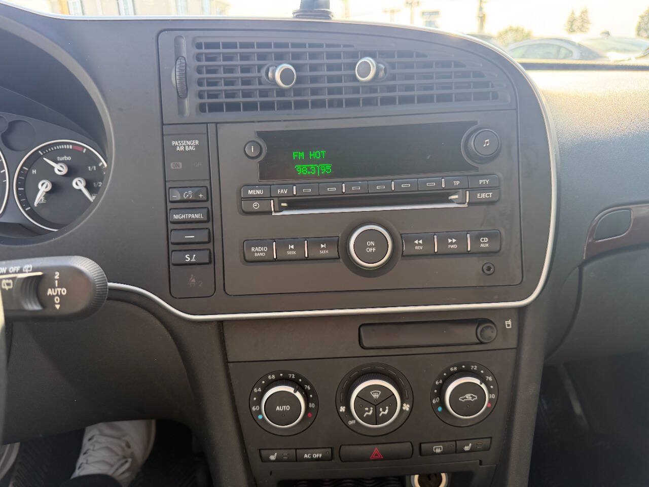 Used 2010 Saab 9-3 2.0T w/ Comfort Package FWD image 28