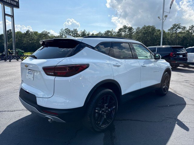 Used 2025 Chevrolet Blazer LT w/ Convenience Package FWD image 3