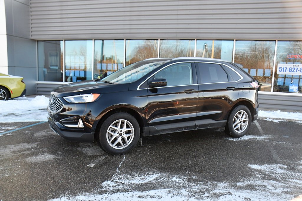 Used 2024 Ford Edge SEL w/ Convenience Package image 2