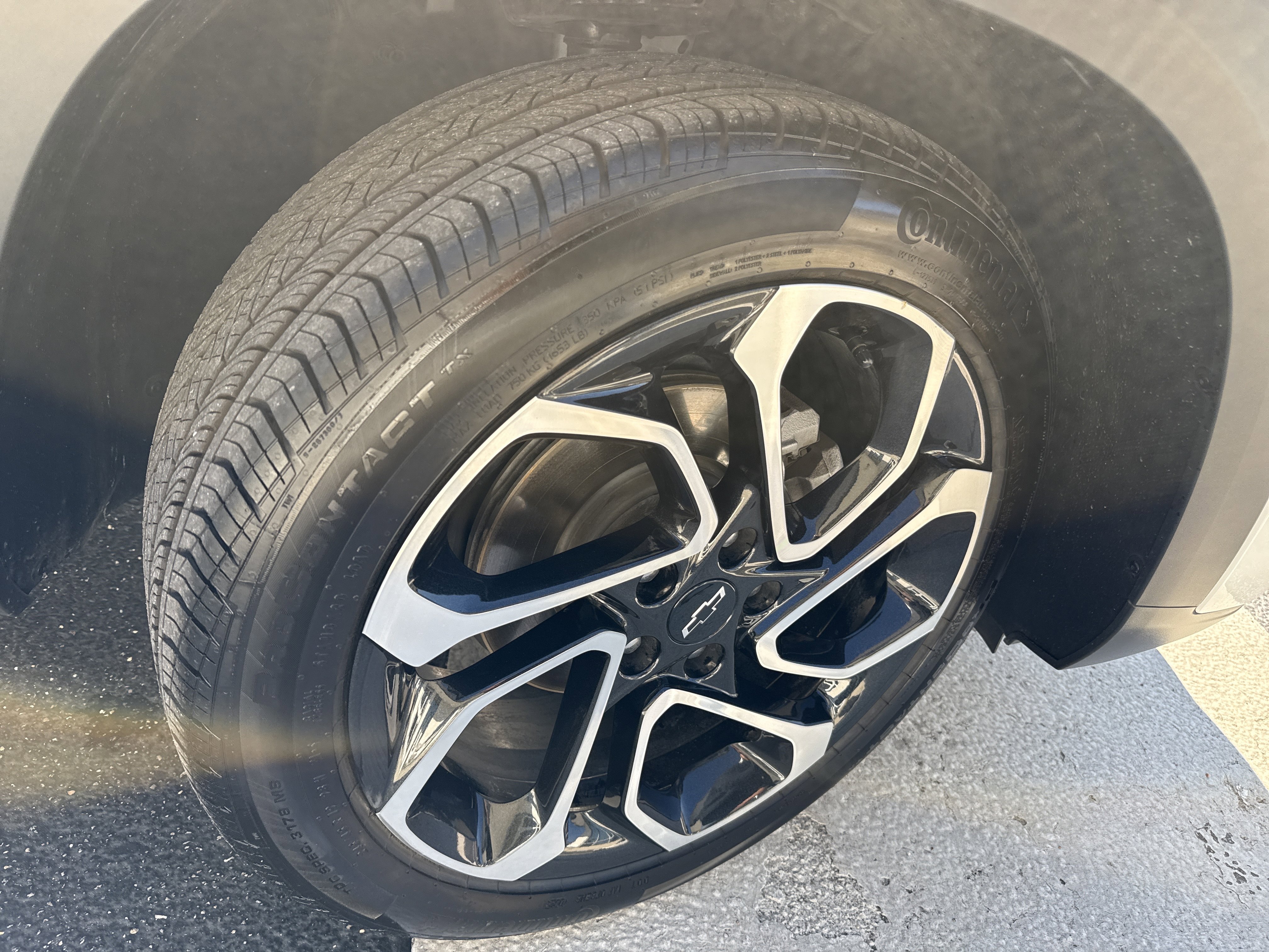 Used 2025 Chevrolet Trax RS w/ Sunroof Package image 9