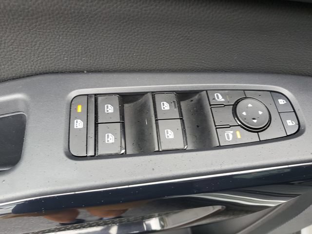 Used 2025 Nissan Pathfinder SV w/ SV Premium Package FWD image 23