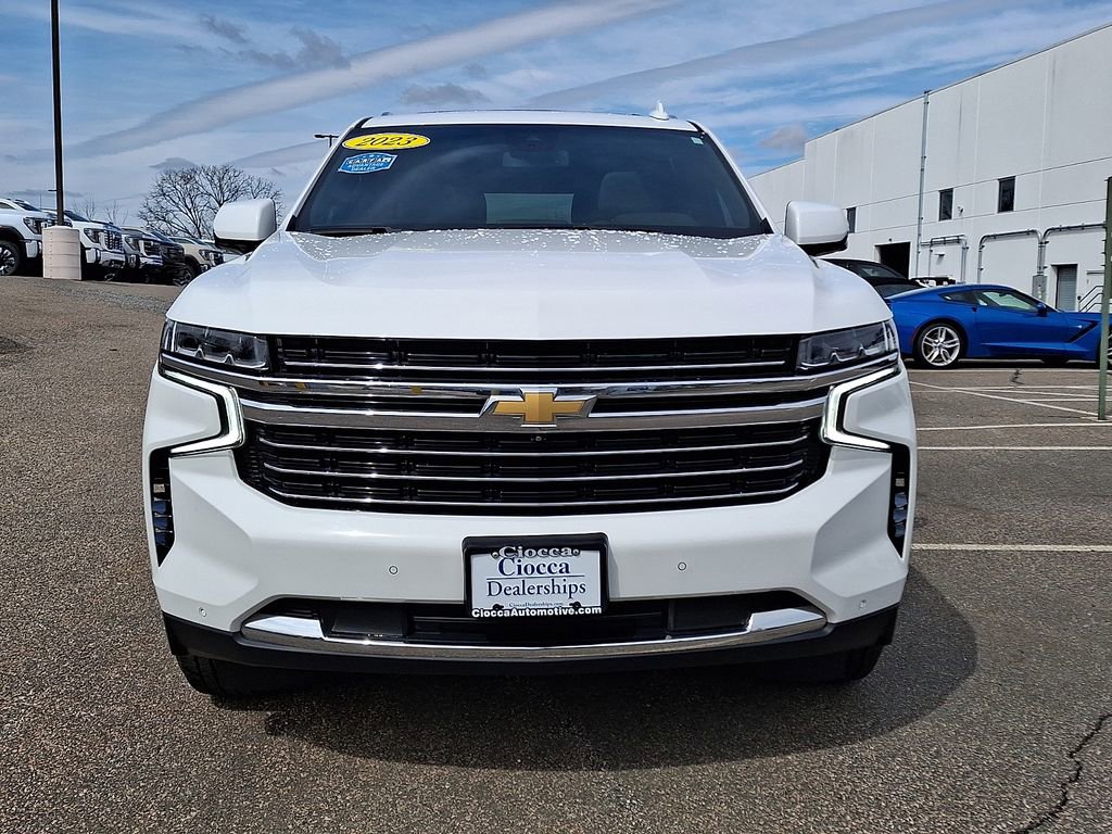 Used 2023 Chevrolet Suburban LT w/ Luxury Package image 5