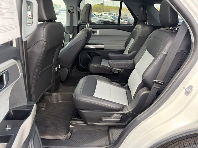 Used 2024 Ford Explorer XLT w/ Equipment Group 202A image 29
