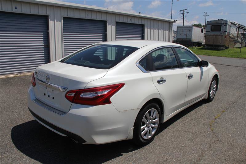 Used 2017 Nissan Altima 2.5 S w/ Power Driver Seat Package FWD image 5