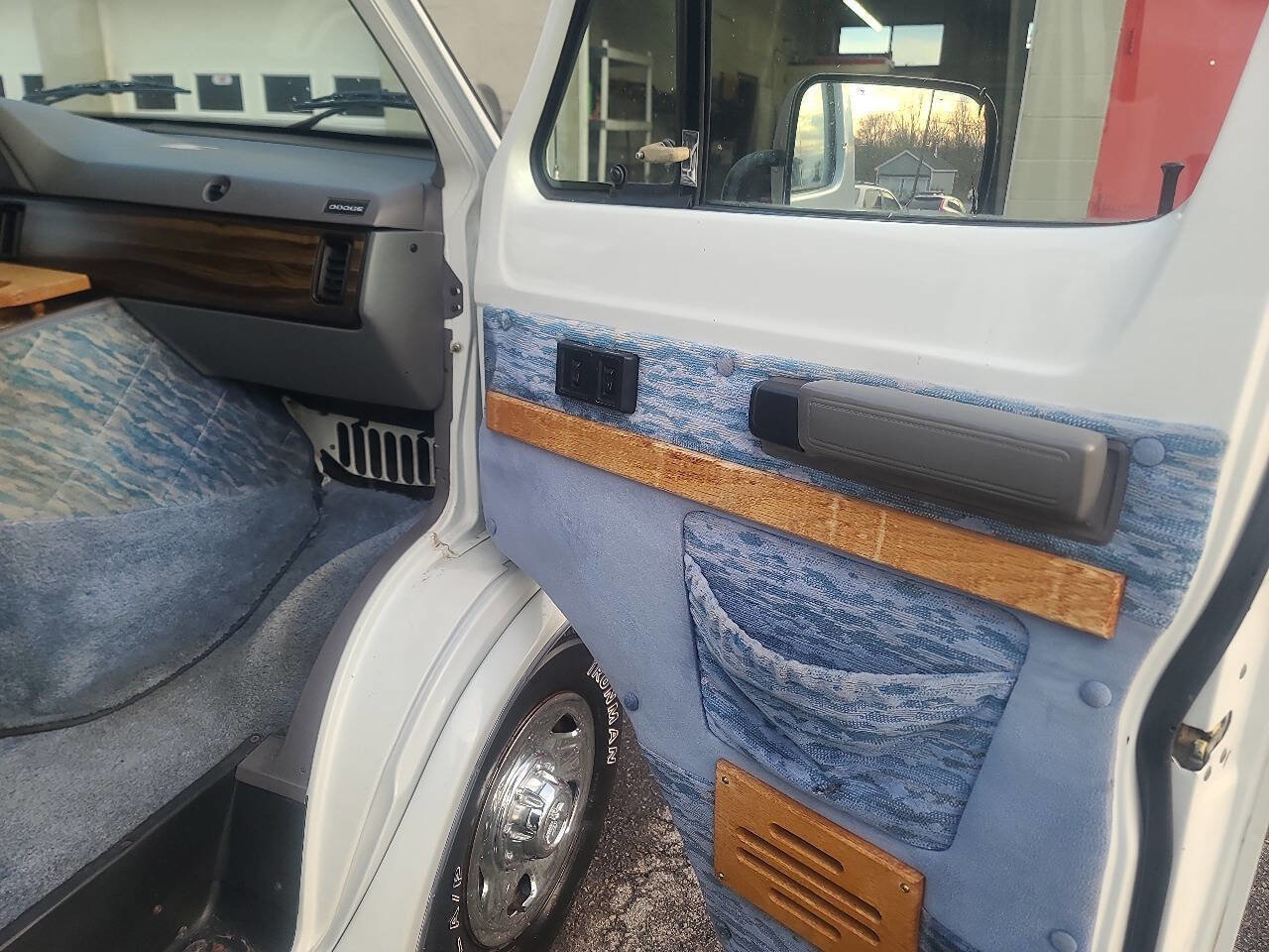 Used 1996 Dodge B3500 RWD image 31