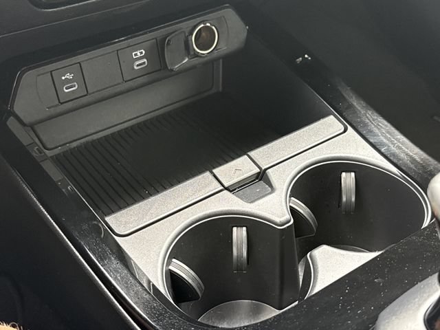 Used 2025 Toyota Prius FWD image 24