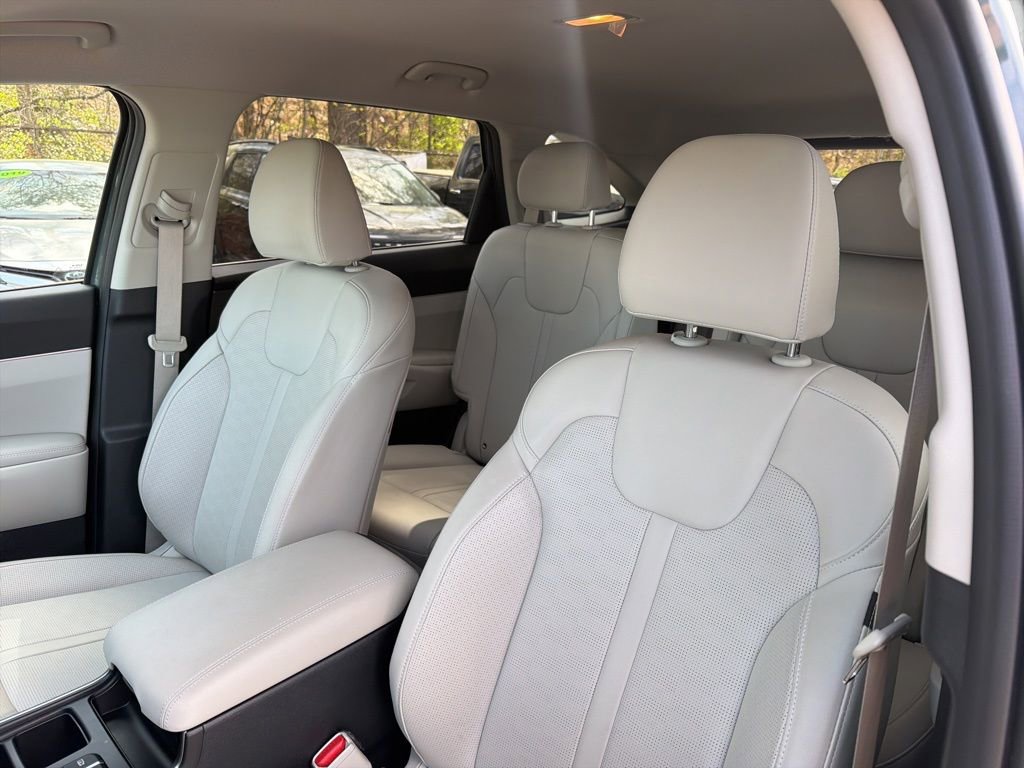 Certified 2025 Kia Sorento EX image 21