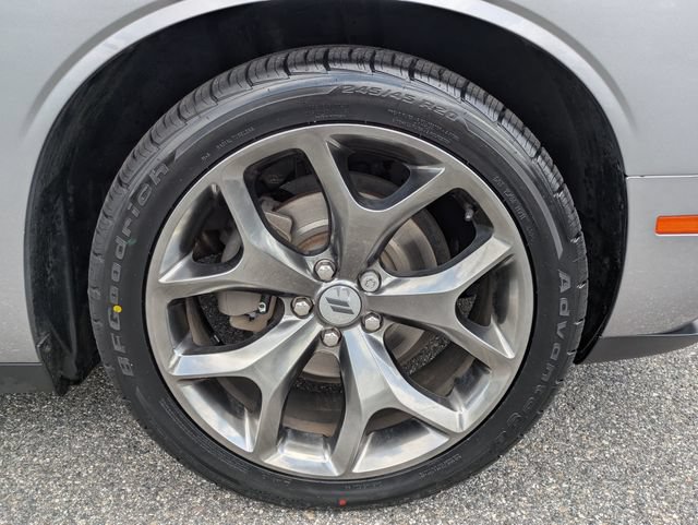 Used 2017 Dodge Challenger SXT RWD image 11