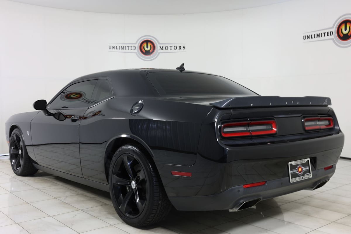 Used 2015 Dodge Challenger R/T Scat Pack RWD image 4