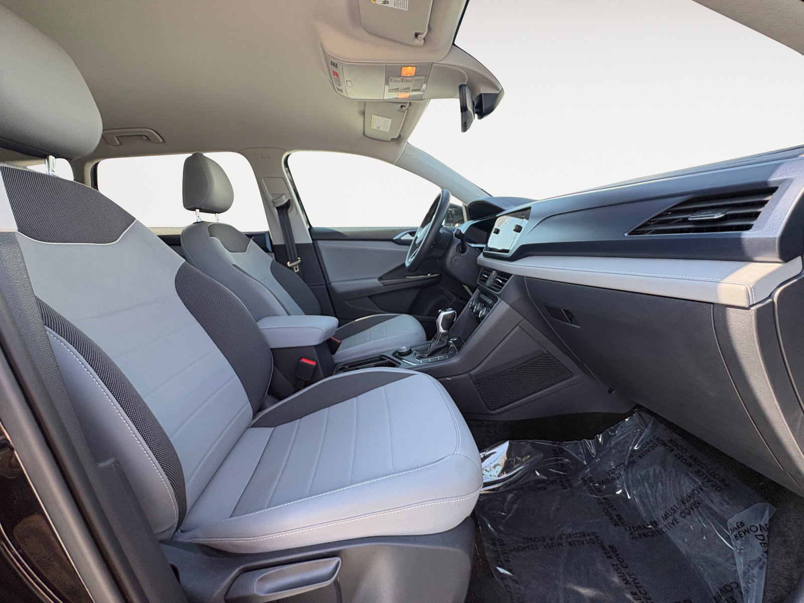 Used 2024 Volkswagen Taos SE image 10