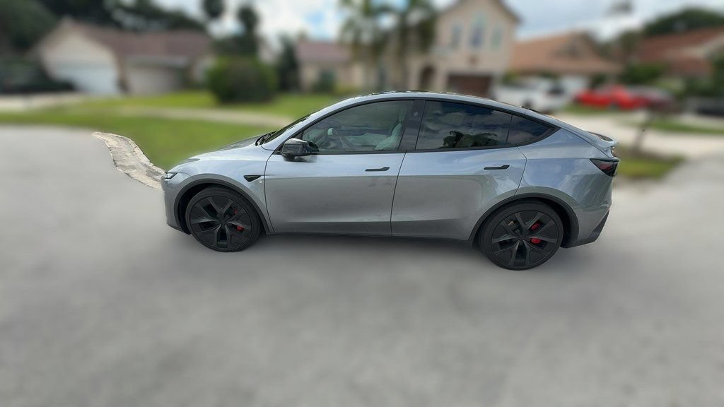Used 2026 Tesla Model Y Performance AWD/4WD image 3