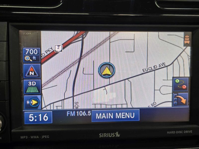 Used 2011 Chrysler 200 Limited FWD image 11