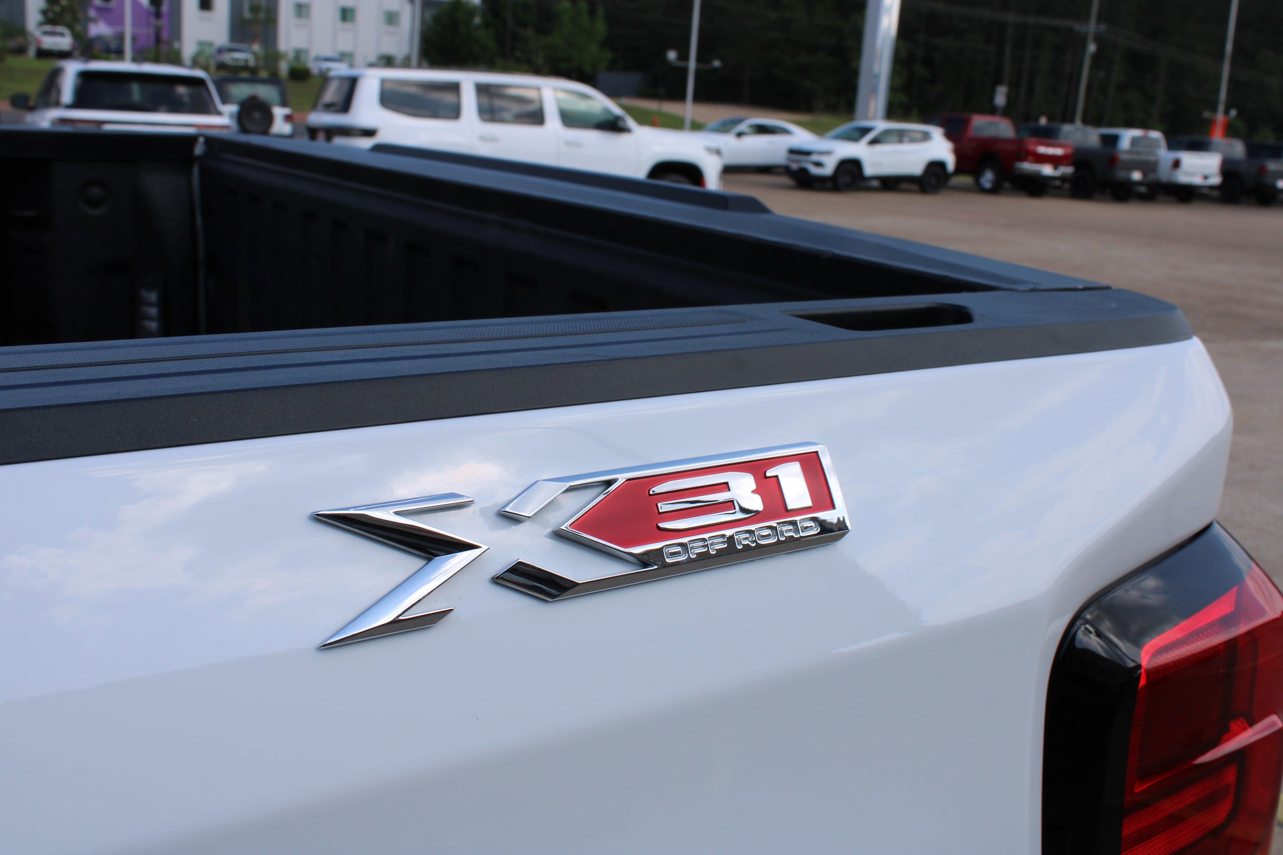 Used 2025 GMC Sierra 1500 Elevation w/ LPO, Elevation Black Package AWD/4WD image 14