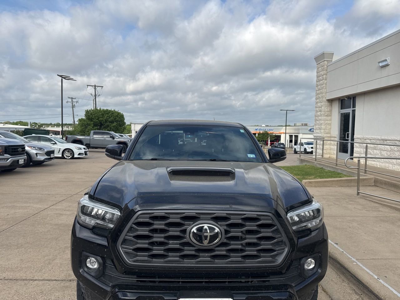 Used 2021 Toyota Tacoma TRD Sport w/ TRD Premium Sport Package image 2