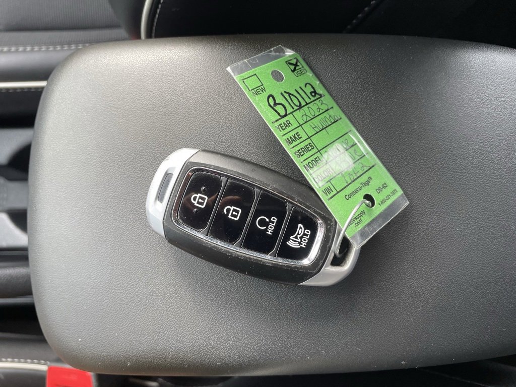 Used 2023 Hyundai Venue Limited w/ Cargo Package image 26