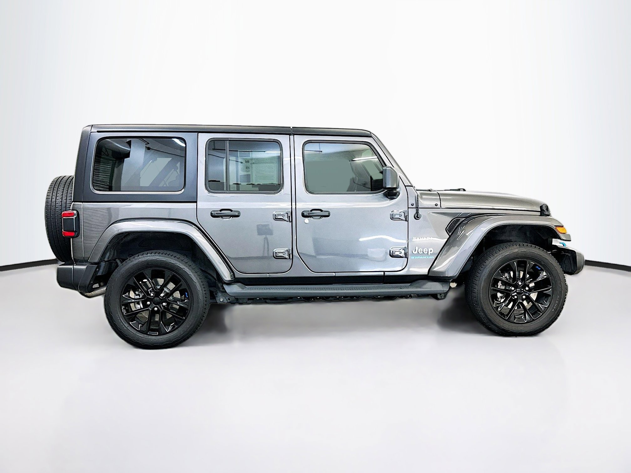 Used 2023 Jeep Wrangler Sahara w/ Cold Weather Group image 10