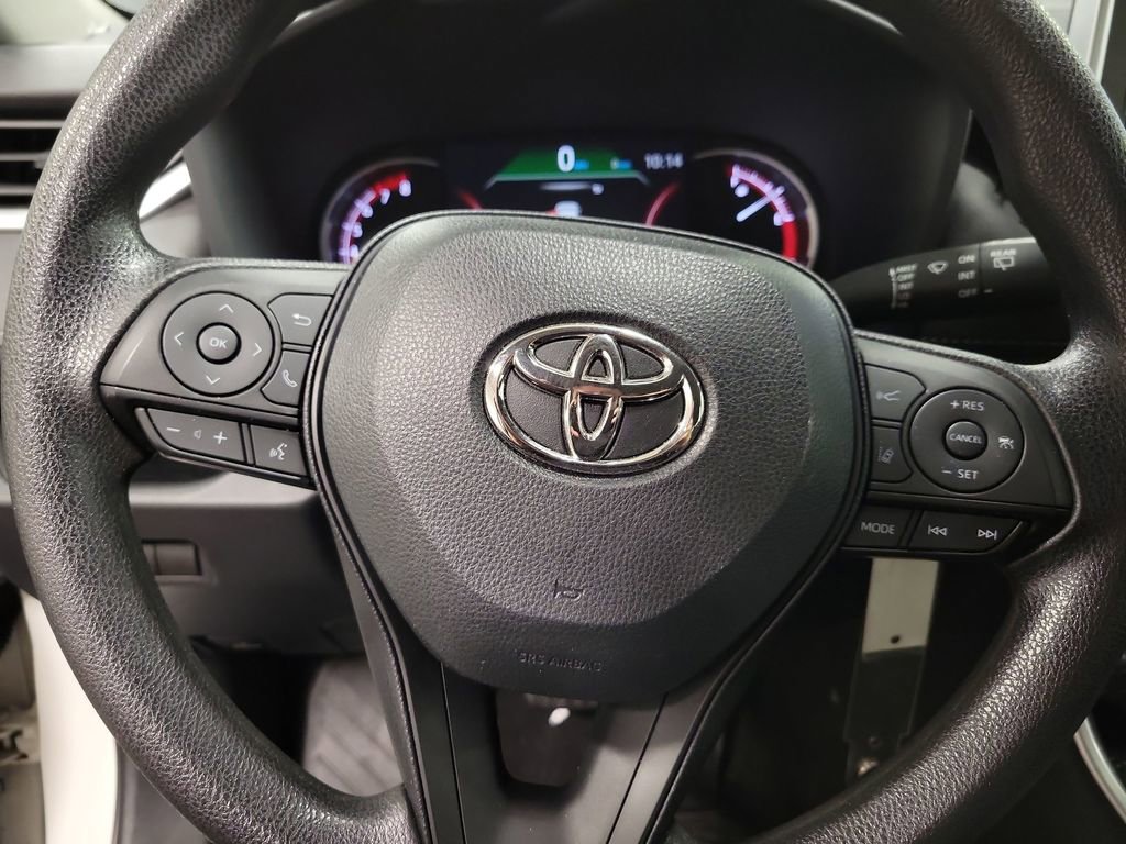 Used 2023 Toyota RAV4 LE image 18