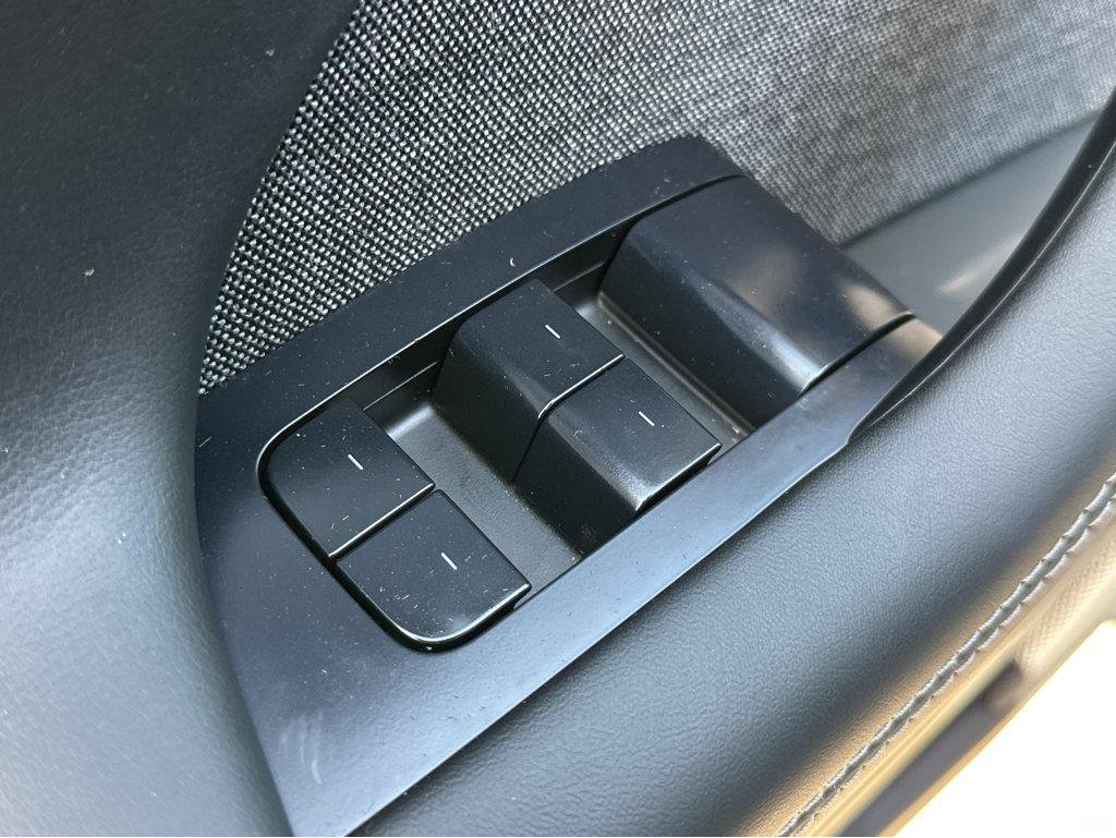 Used 2022 Tesla Model X AWD/4WD image 31