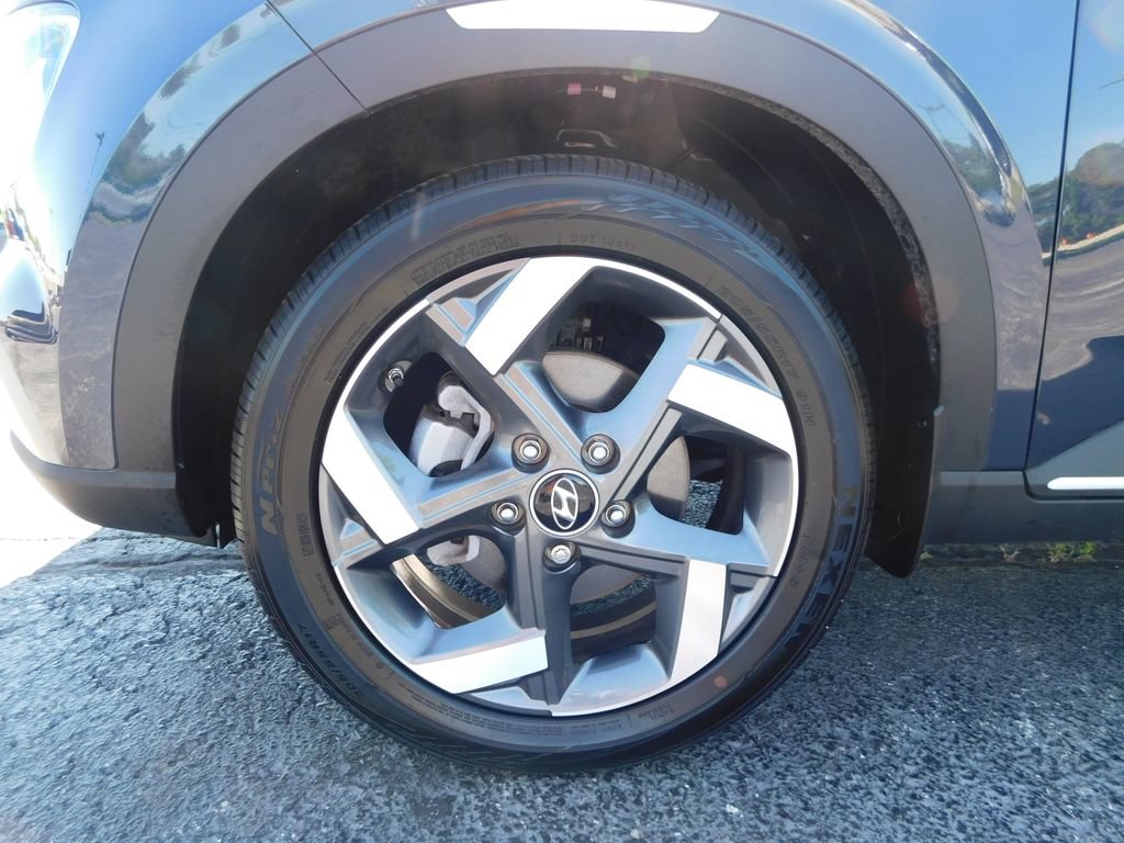 Used 2025 Hyundai Venue Limited FWD image 10