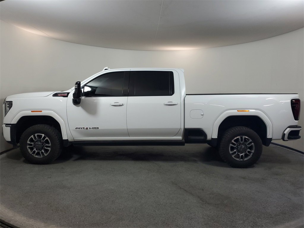 Used 2024 GMC Sierra 2500 AT4 w/ AT4 Premium Plus Package image 3