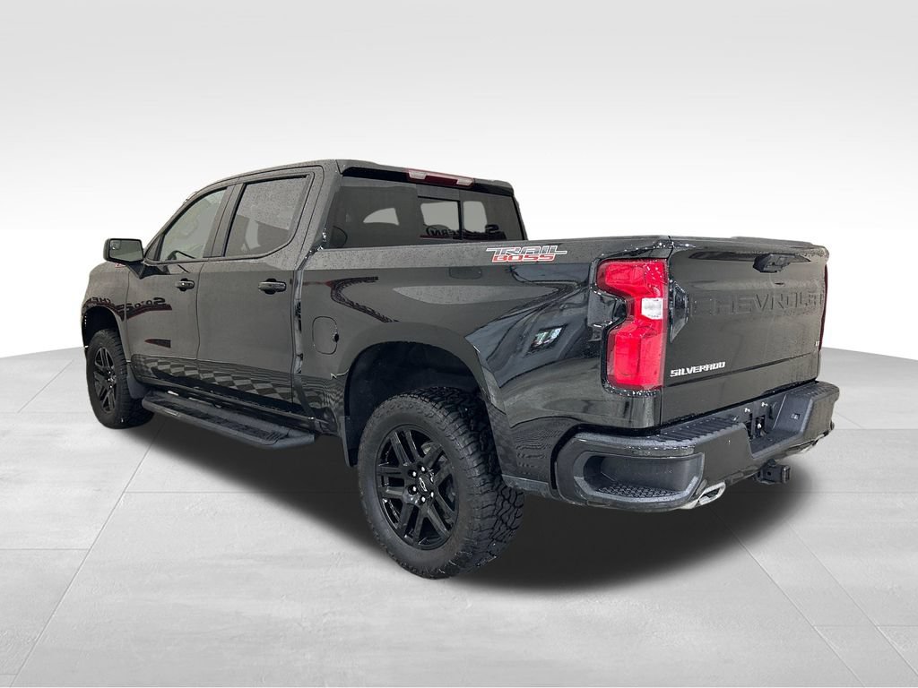 Used 2025 Chevrolet Silverado 1500 LT Trail Boss w/ Convenience Package II AWD/4WD image 3