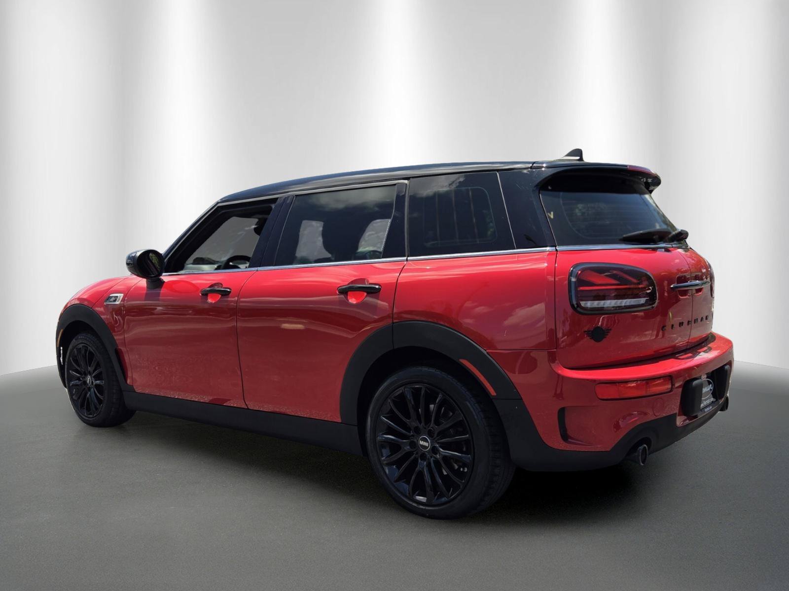 Certified 2024 MINI Cooper Clubman S FWD image 5
