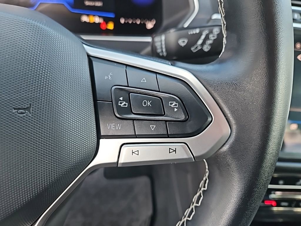 Used 2024 Volkswagen Tiguan SE image 19