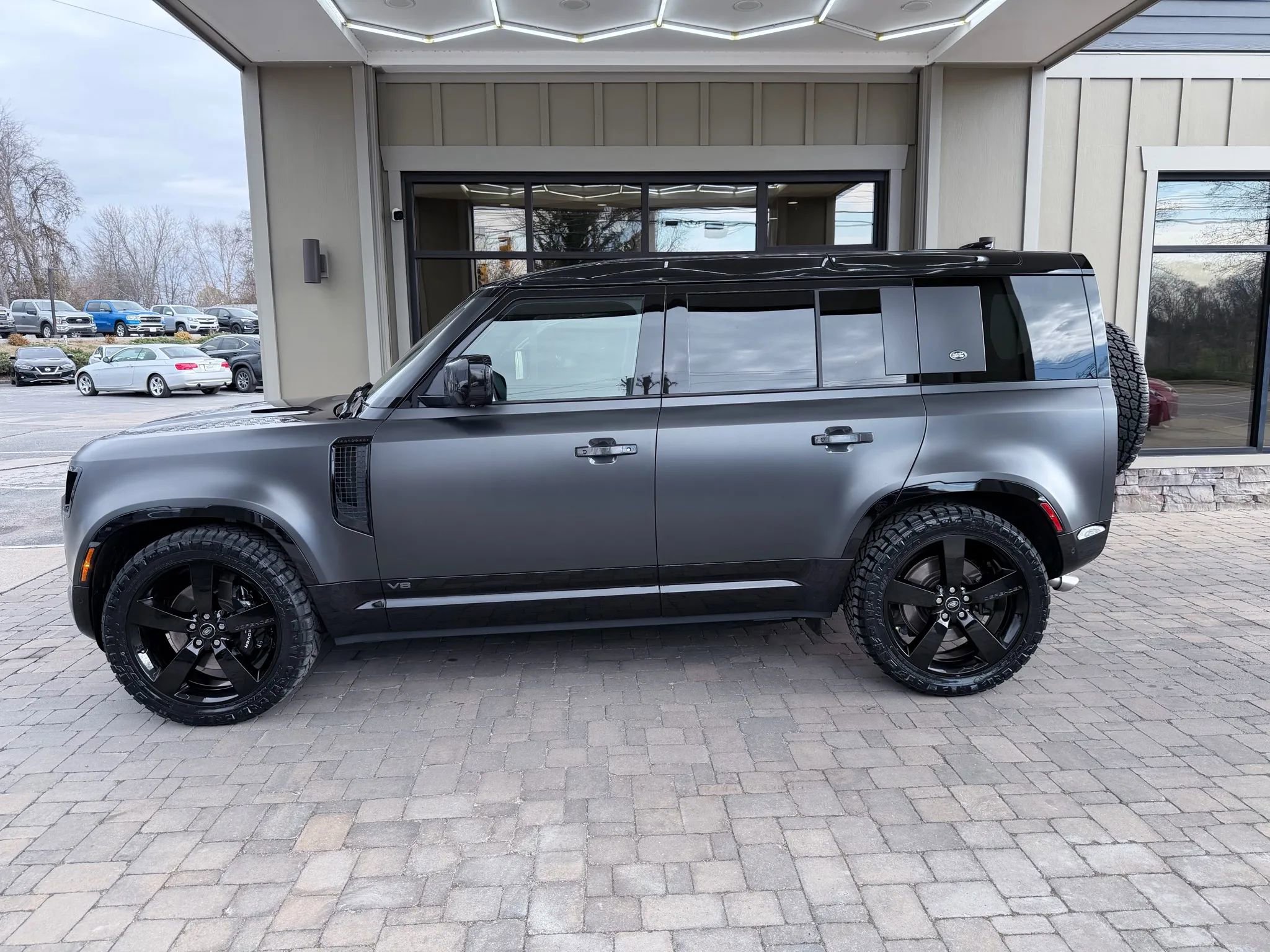 Used 2023 Land Rover Defender 110 V8 image 63