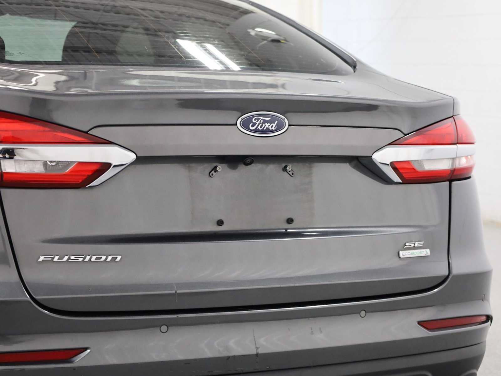 Used 2019 Ford Fusion SE FWD image 8