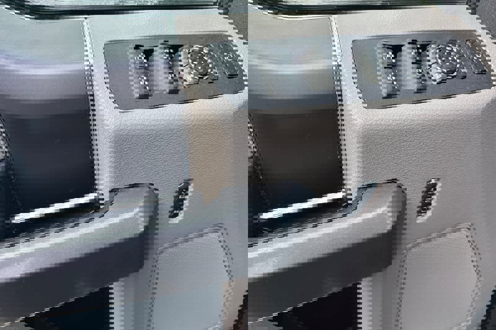 Used 2017 Ford F250 XLT w/ XLT Premium Package image 13