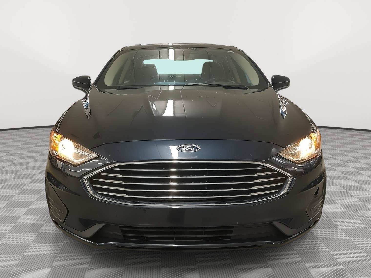Used 2020 Ford Fusion SE FWD image 21