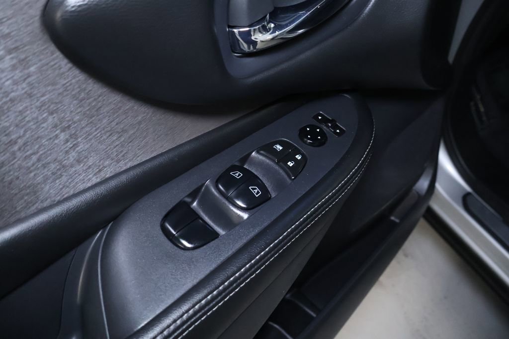 Used 2023 Nissan Murano SV image 13