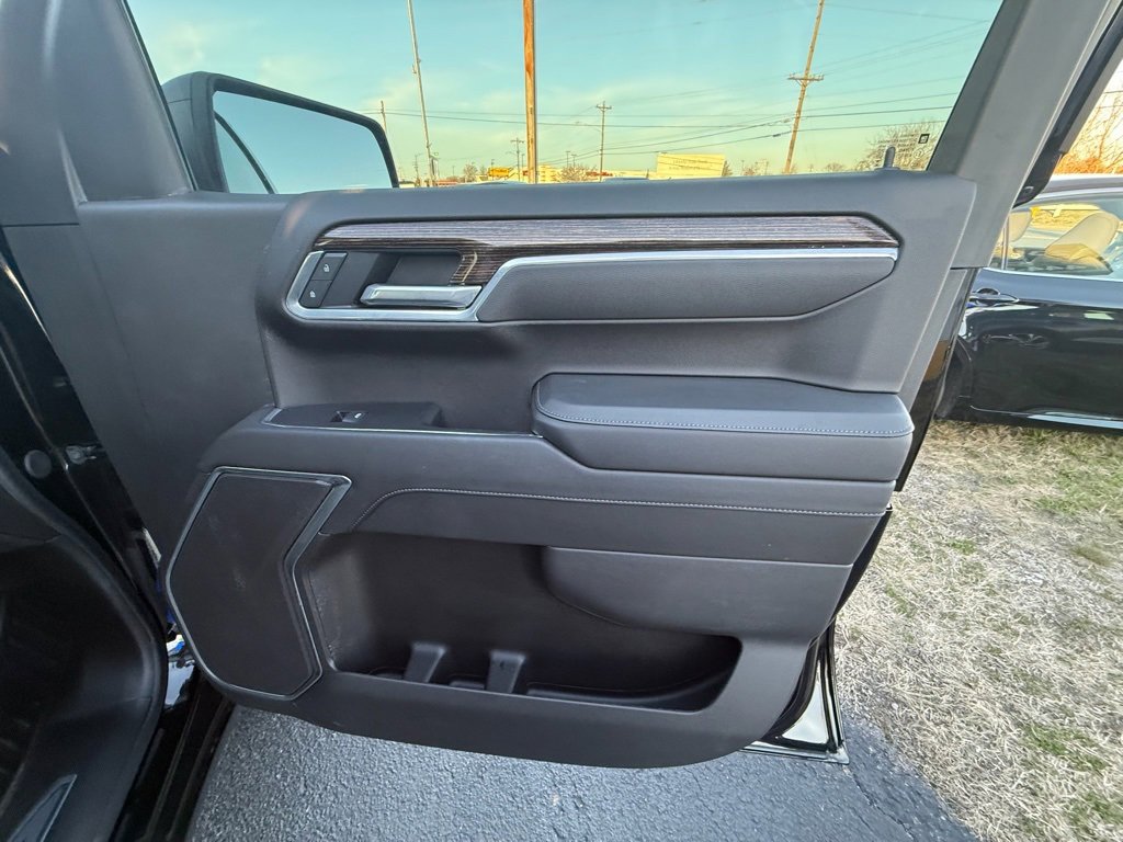 Used 2025 GMC Sierra 1500 Elevation image 24