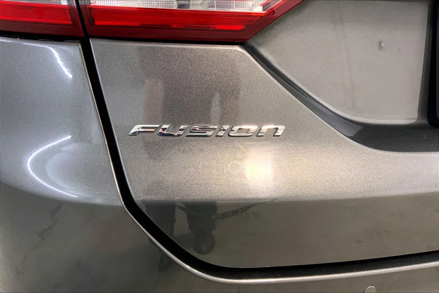 Used 2017 Ford Fusion Titanium AWD/4WD image 9