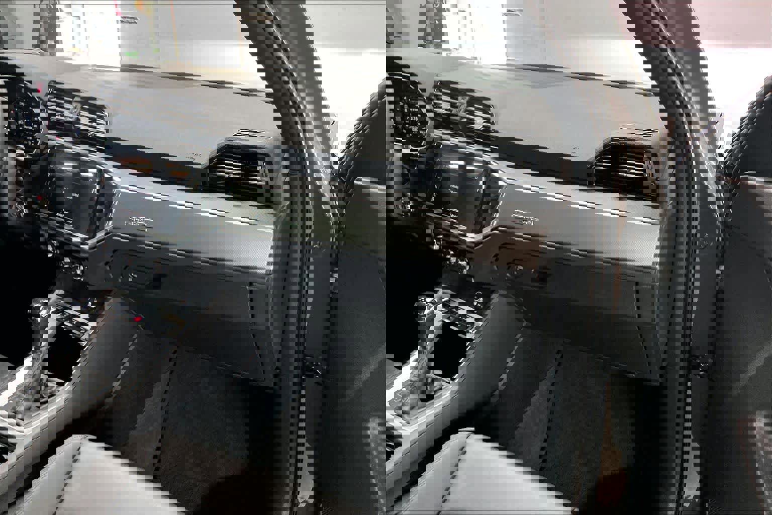 Certified 2025 Audi Q3 2.0T Premium image 19