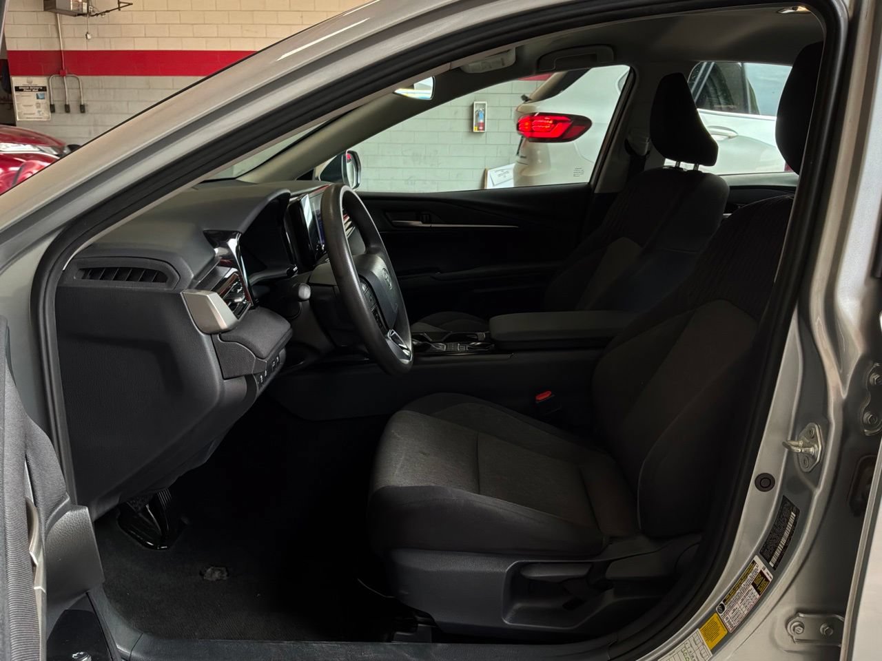 Used 2025 Toyota Camry LE FWD image 10