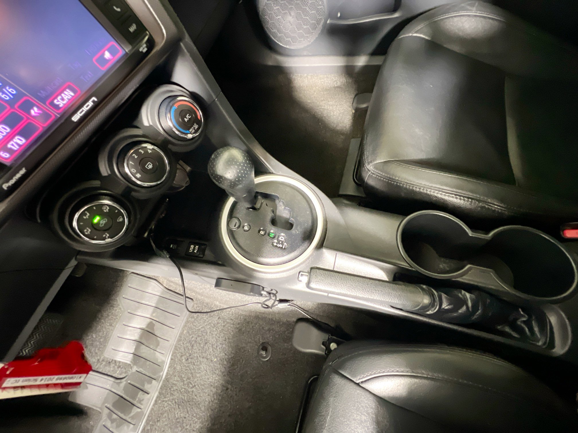 Used 2014 Scion tC image 25