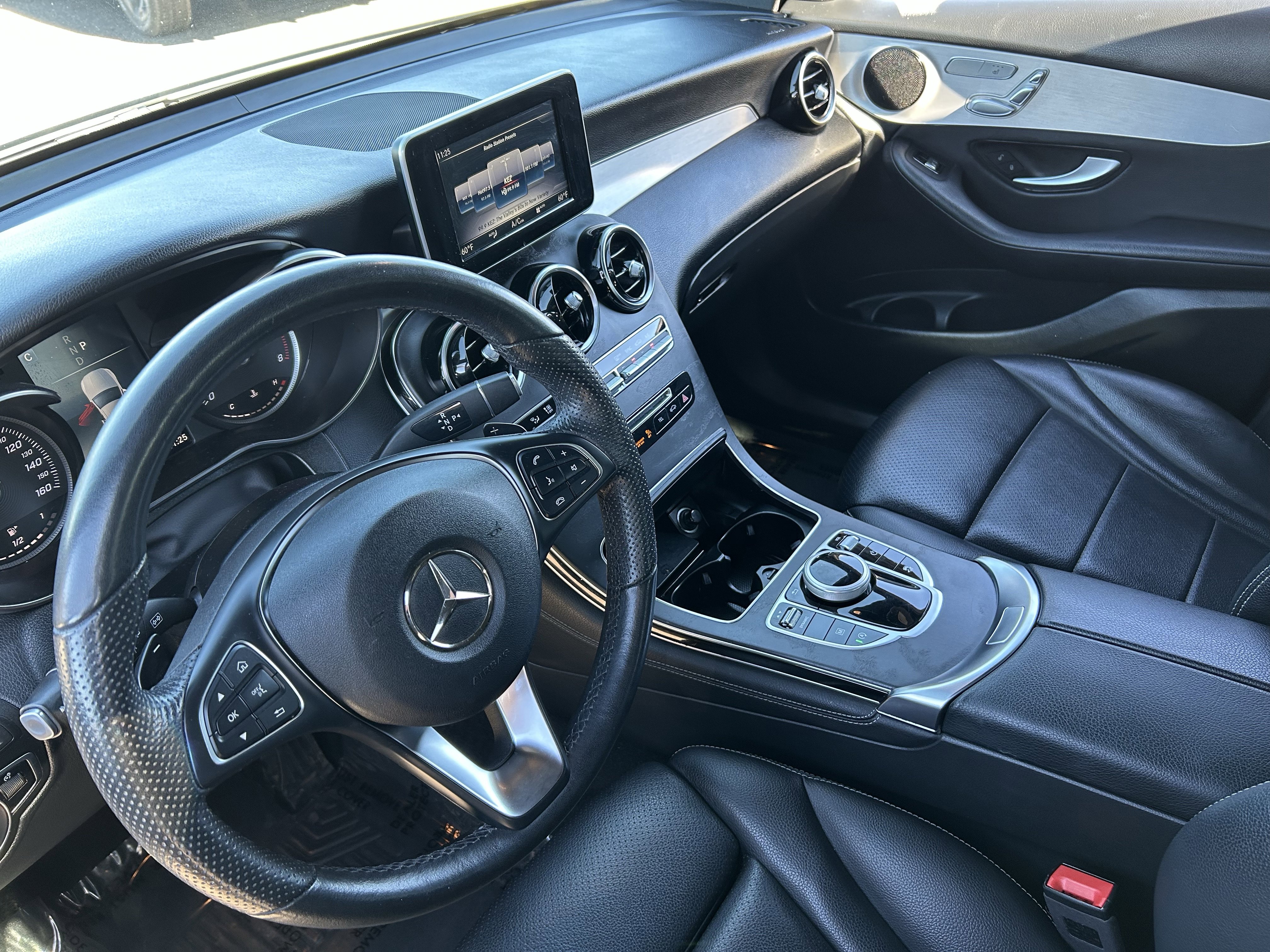 Used 2019 Mercedes-Benz GLC 300 4MATIC image 17