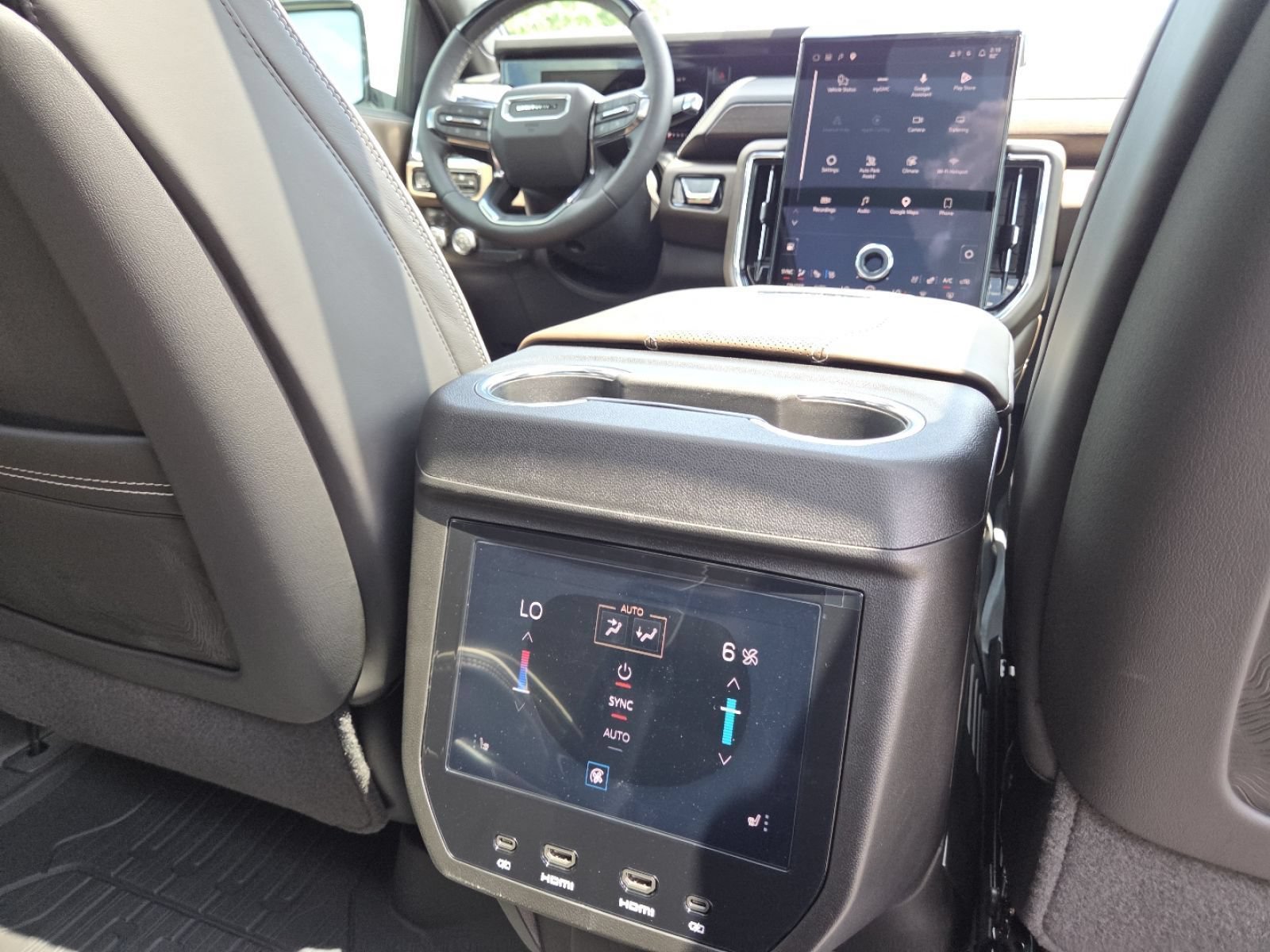 New 2026 GMC Yukon Denali Ultimate AWD/4WD image 30