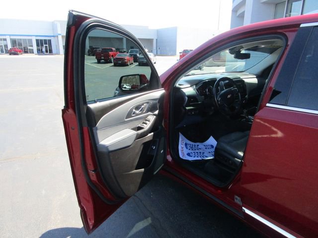 Used 2019 Chevrolet Traverse Premier w/ Driver Confidence II Package image 16