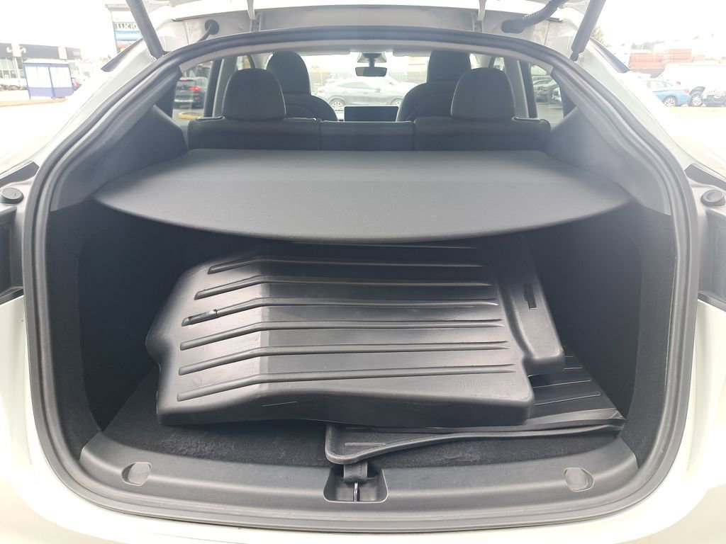 Used 2023 Tesla Model Y Long Range image 28