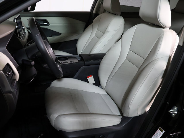 Used 2023 Nissan Rogue SV w/ SV Premium B Package FWD image 4
